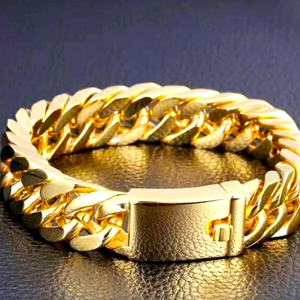 Elegant Gold Bracelet for Women